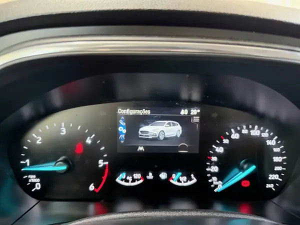 Ford Focus SW 2022 - 15999 EUR, 101021 km - AUTO.MOTO.pt - 101021km - foto 29 de 34