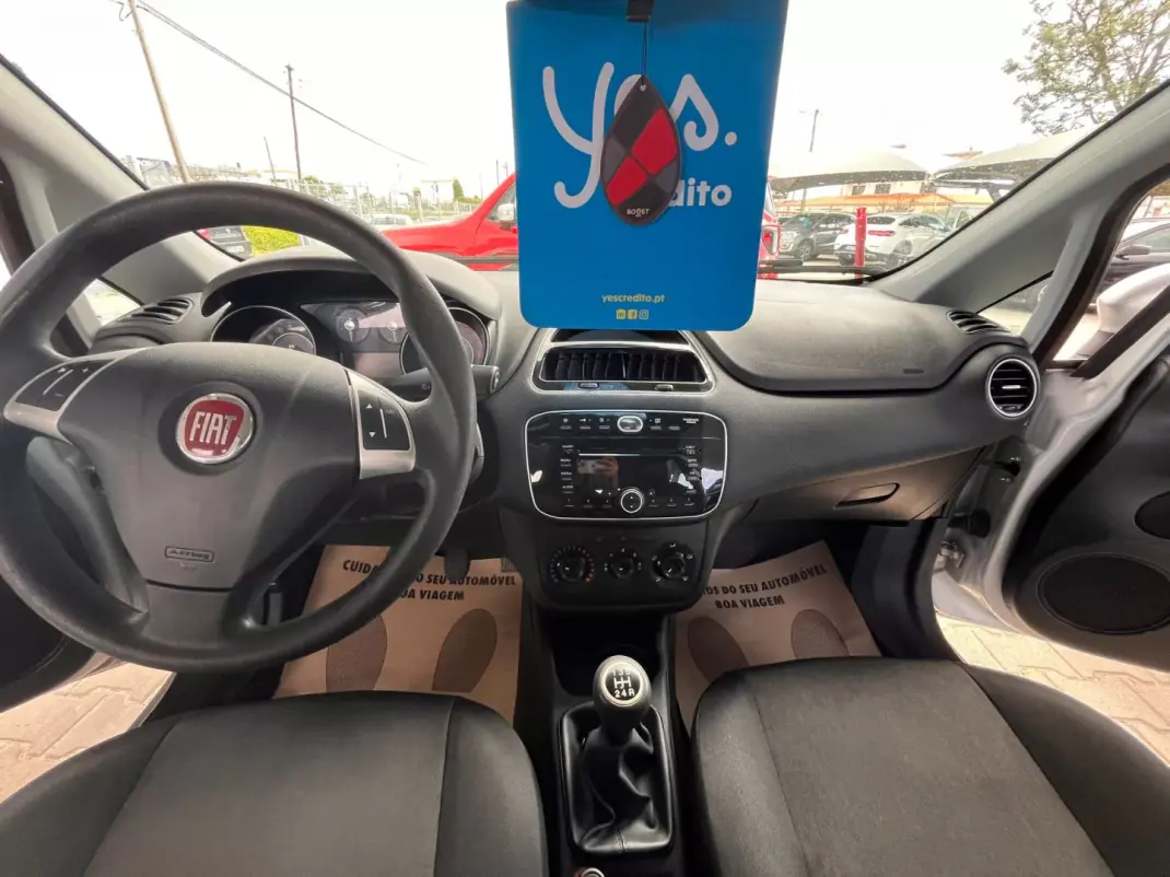 Fiat Punto 2015 - 6900 EUR, 125000 km - AUTO.MOTO.pt - 125000km - foto 6 de 7