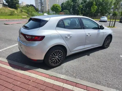 Renault Mégane 2016 - 8780 EUR, 252000 km - AUTO.MOTO.pt - 252000km - foto 7 de 36