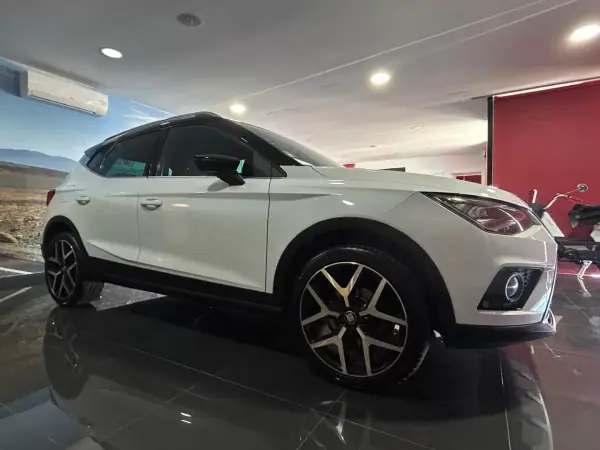 SEAT Arona 2020 - 14000 EUR, 152238 km - AUTO.MOTO.pt - 152238km - foto 8 de 22