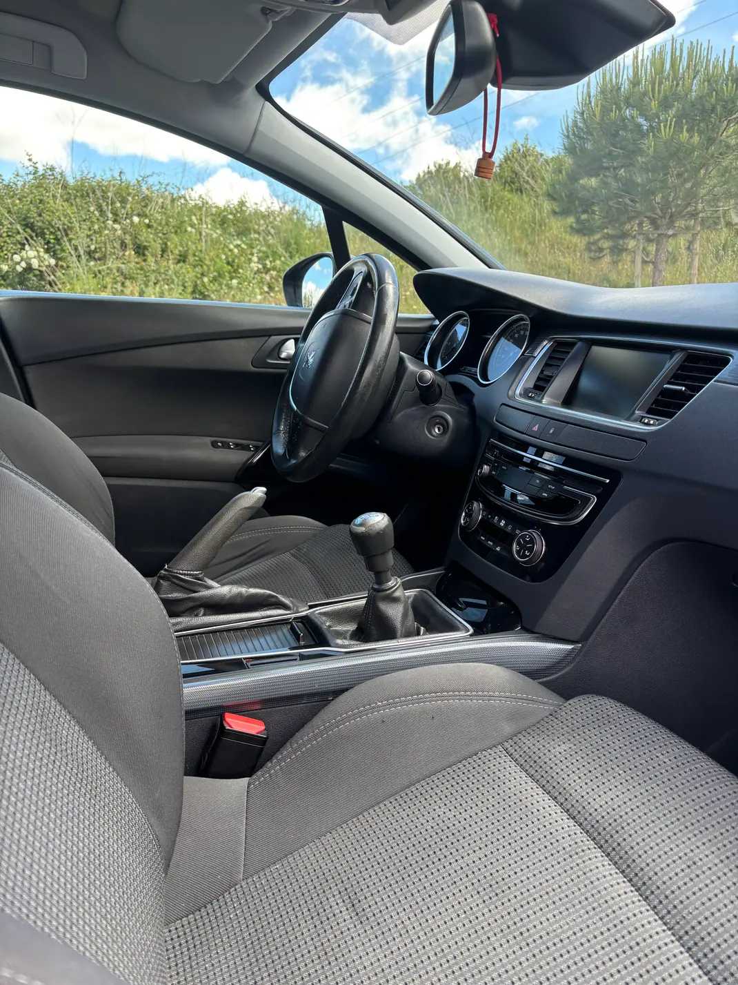 Peugeot 508 SW 2017 - 7500 EUR, 200000 km - AUTO.MOTO.pt - 200000km - foto 12 de 15