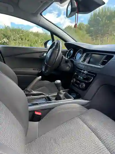 Peugeot 508 SW 2017 - 7500 EUR, 200000 km - AUTO.MOTO.pt - 200000km - foto 12 de 15