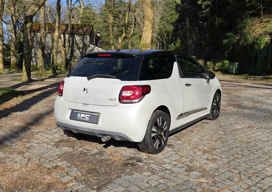 Citroën DS3 2015 - 9850 EUR, 185000 km - AUTO.MOTO.pt - 185000km - foto 8 de 19