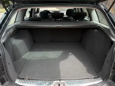 Renault Laguna 2001 - 2500 EUR, 85000 km - AUTO.MOTO.pt - 85000km - foto 9 de 11