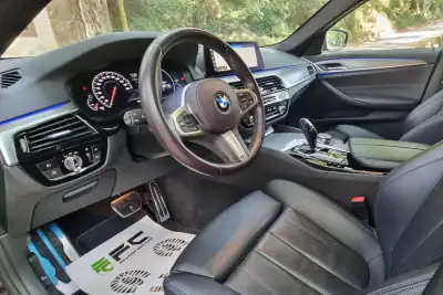 BMW 520 2019 - 31750 EUR, 130000 km - AUTO.MOTO.pt - 130000km - foto 13 de 25