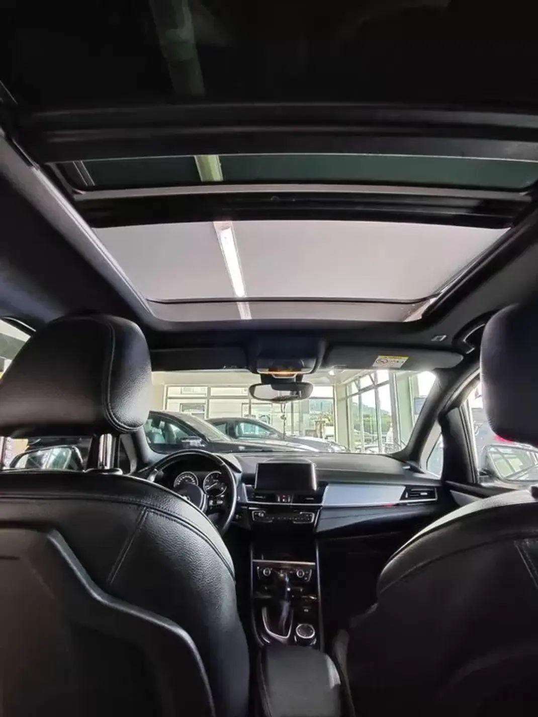 BMW 218 Gran Tourer 2015 - 17250 EUR, 190800 km - AUTO.MOTO.pt - 190800km - foto 34 de 35