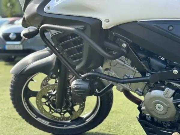Suzuki V-Strom 1000 2013 - 5490 EUR, 49970 km - AUTO.MOTO.pt - 49970km - foto 9 de 16