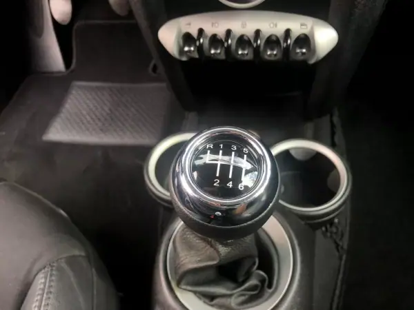 MINI Cooper 2008 - 7999 EUR, 300000 km - AUTO.MOTO.pt - 300000km - foto 12 de 42