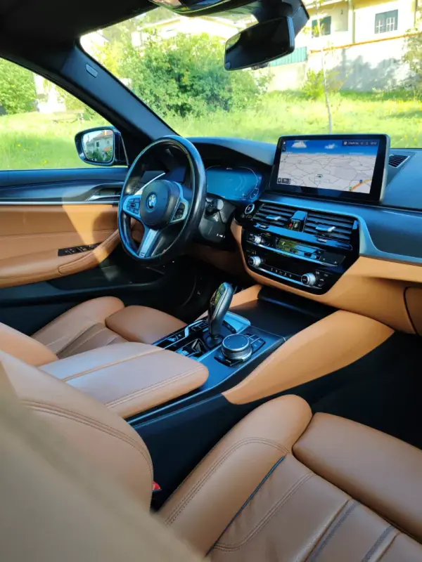 BMW 530 2021 - 35750 EUR, 119000 km - AUTO.MOTO.pt - 119000km - foto 16 de 24