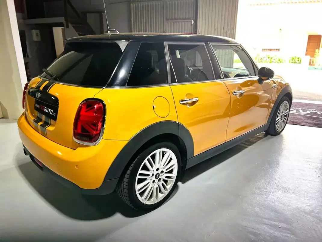 MINI 5 Portas 2016 - 13000 EUR, 203000 km - AUTO.MOTO.pt - 203000km - foto 3 de 27