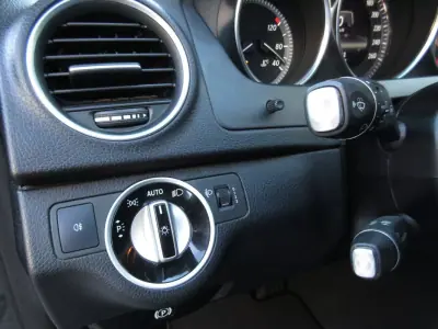 Mercedes-Benz C 180 2012 - 13490 EUR, 240000 km - AUTO.MOTO.pt - 240000km - foto 25 de 47