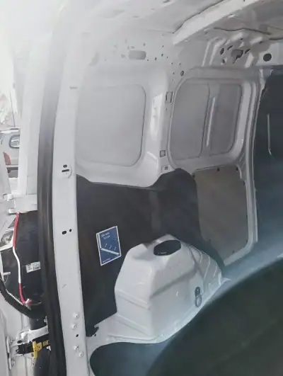 Ford Transit Courier 2020 - 10990 EUR, 129167 km - AUTO.MOTO.pt - 129167km - foto 19 de 52