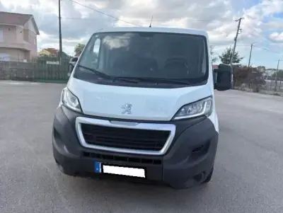 Peugeot BOXER 2.2 HDI FIBRADA L2H2 PREMIUM 2020 - 11788 EUR, 90000 km - AUTO.MOTO.pt - 90000km - foto 2 de 13