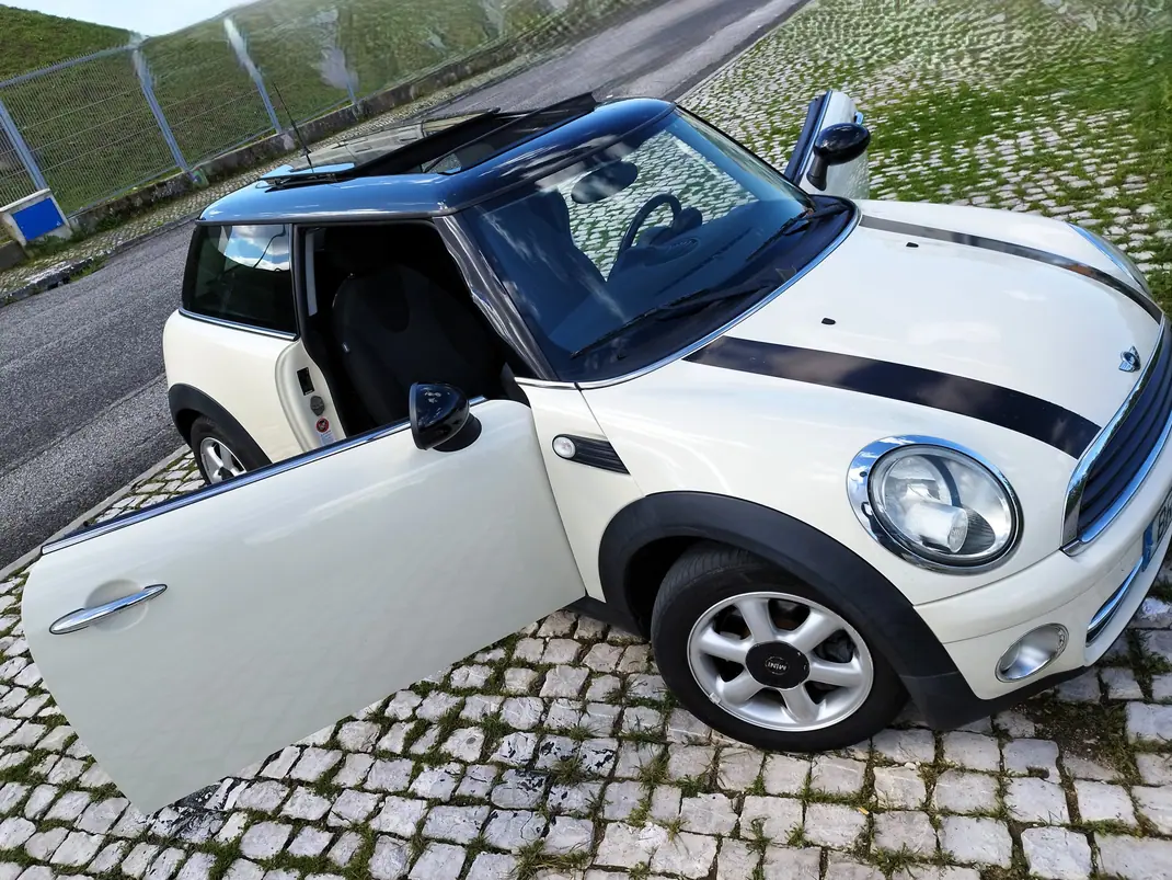 MINI Cooper 2009 - 5950 EUR, 230000 km - AUTO.MOTO.pt - 230000km - foto 14 de 15