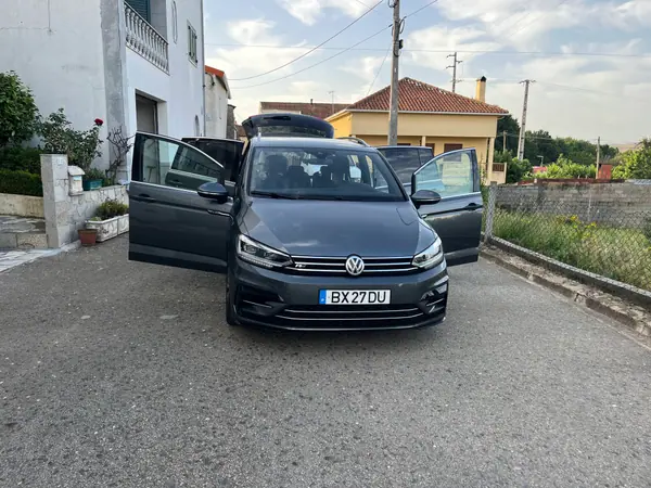 Volkswagen Touran 2017 - 19000 EUR, 135000 km - AUTO.MOTO.pt - 135000km - foto 17 de 18