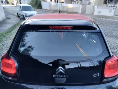 Citroën C1 Airscape 2014 - 7750 EUR, 120000 km - AUTO.MOTO.pt - 120000km - foto 11 de 25