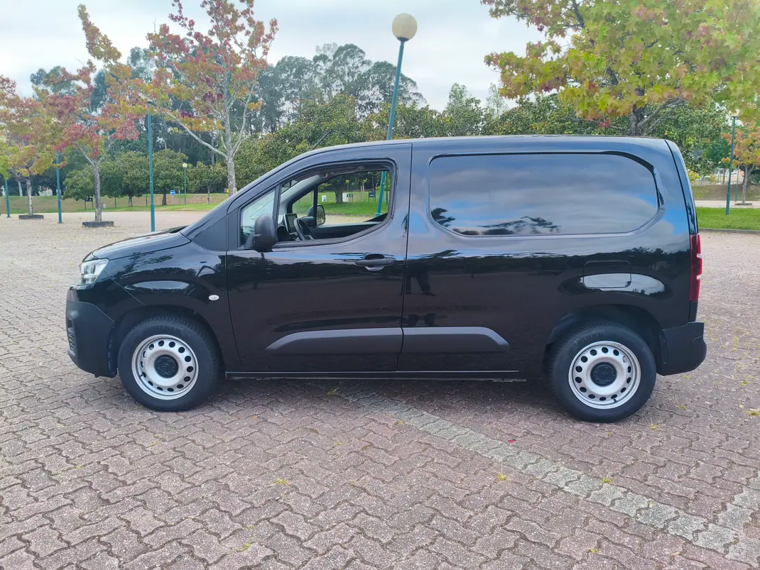 Citroën Berlingo 2021 - 13990 EUR, 180000 km - 180000km - foto 4 de 10