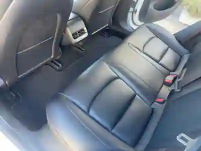 Tesla Model 3 2021 - 26499 EUR, 93150 km - 93150km - foto 7 de 10