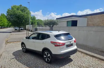 Nissan Qashqai 2017 - 16500 EUR, 150000 km - AUTO.MOTO.pt - 150000km - foto 4 de 14