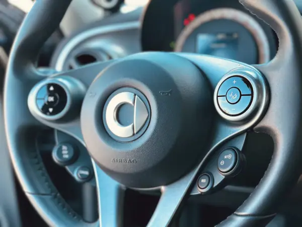 Smart ForFour 2021 - 13900 EUR, 16000 km - AUTO.MOTO.pt - 16000km - foto 14 de 22