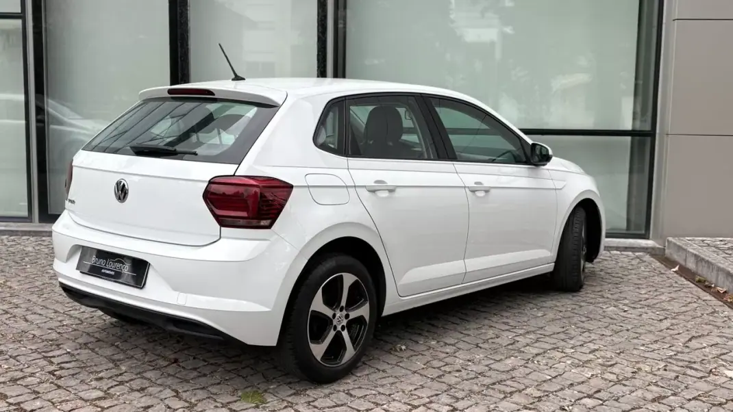 Volkswagen Polo 2022 - 13900 EUR, 129000 km - AUTO.MOTO.pt - 129000km - foto 22 de 24