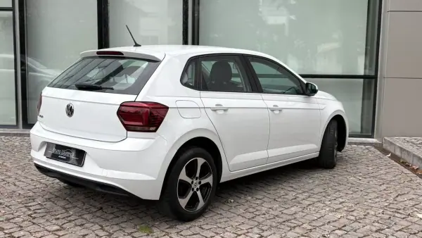 Volkswagen Polo 2022 - 13900 EUR, 129000 km - AUTO.MOTO.pt - 129000km - foto 22 de 24