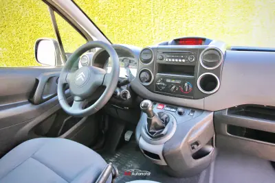 Citroën 2016 - 10990 EUR, 150000 km - AUTO.MOTO.pt - 150000km - foto 3 de 24