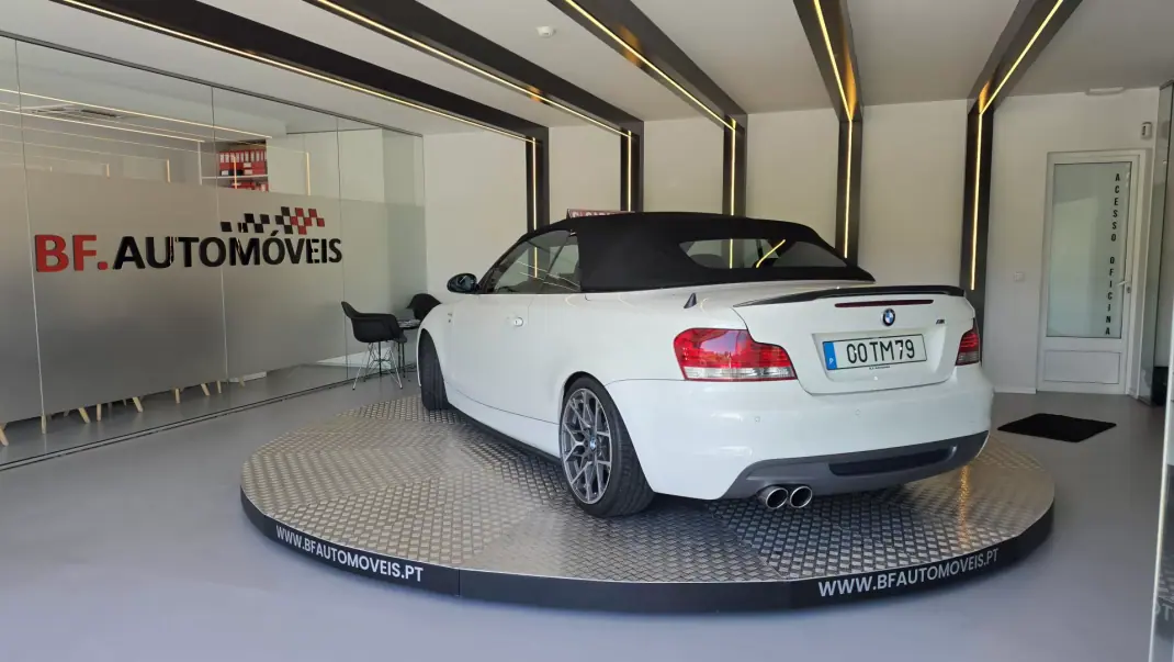 BMW 118 2009 - 12900 EUR, 225191 km - AUTO.MOTO.pt - 225191km - foto 3 de 61