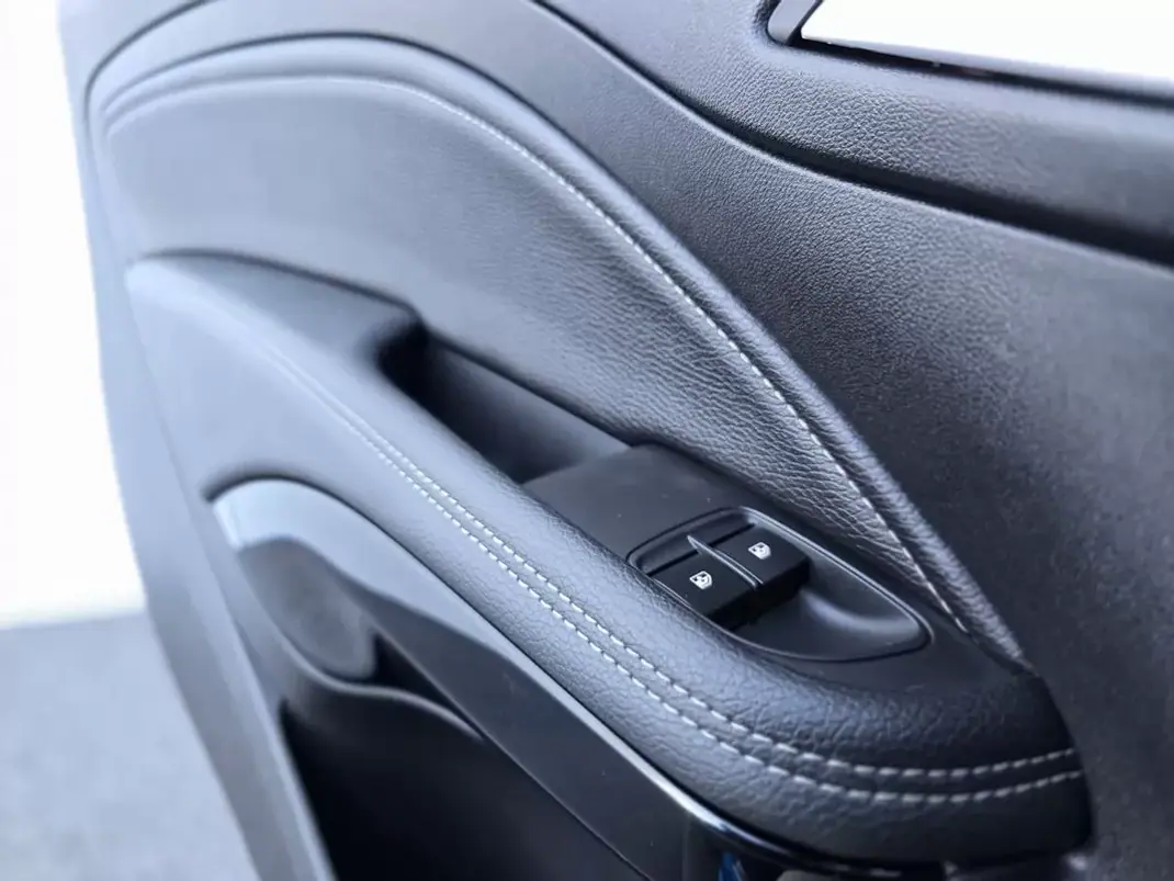 Opel Adam 2019 - 11900 EUR, 38000 km - AUTO.MOTO.pt - 38000km - foto 33 de 36