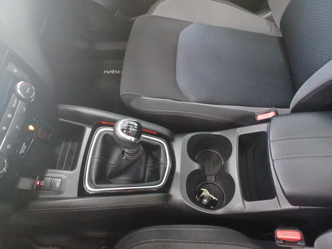 Nissan Qashqai 2018 - 17900 EUR, 54008 km - 54008km - foto 22 de 39