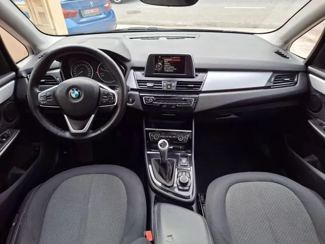 BMW 218 2014 - 8500 EUR, 490000 km - AUTO.MOTO.pt - 490000km - foto 25 de 33