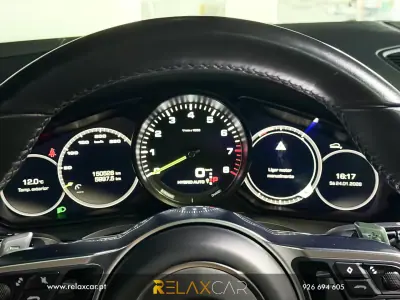 Porsche Cayenne 2018 - 53990 EUR, 150300 km - AUTO.MOTO.pt - 150300km - foto 15 de 28