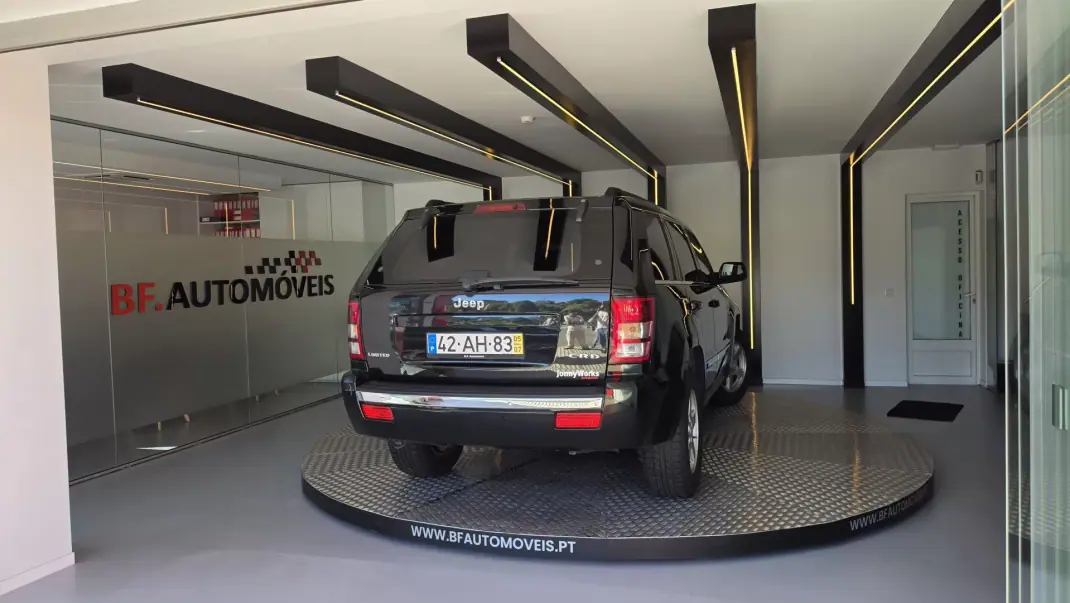 Jeep Grand Cherokee 2005 - 19900 EUR, 267367 km - 267367km - foto 16 de 52