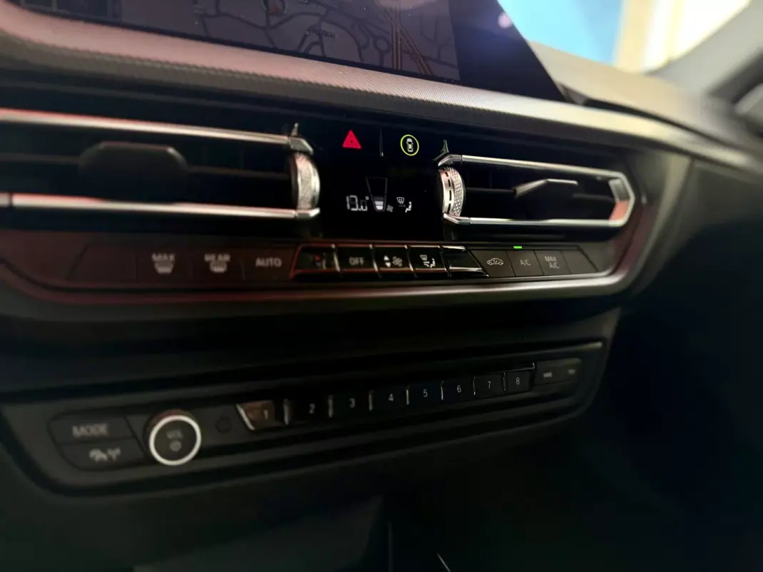 BMW 216 Gran Coupé 2021 - 25950 EUR, 84000 km - AUTO.MOTO.pt - 84000km - foto 24 de 27