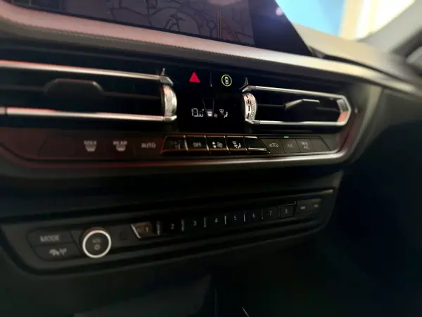 BMW 216 Gran Coupé 2021 - 25950 EUR, 84000 km - AUTO.MOTO.pt - 84000km - foto 24 de 27
