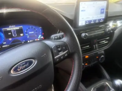 Ford Kuga 2023 - 20500 EUR, 65000 km - AUTO.MOTO.pt - 65000km - foto 8 de 30