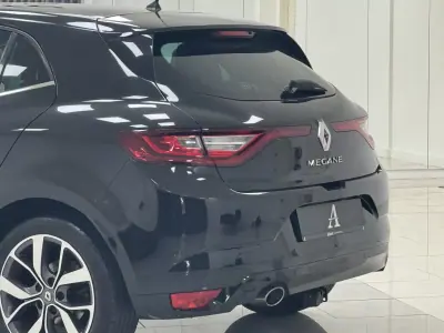 Renault Mégane 2016 - 12990 EUR, 118000 km - AUTO.MOTO.pt - 118000km - foto 9 de 30
