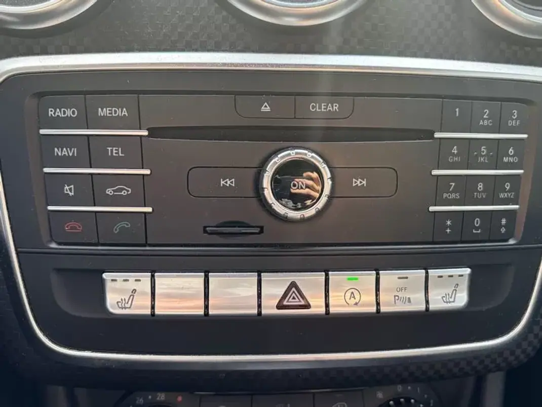 Mercedes-Benz A 180 2016 - 14890 EUR, 204488 km - AUTO.MOTO.pt - 204488km - foto 13 de 15