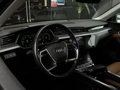 Audi Q8 e-Tron Sportback 2024 - 59990 EUR, 24200 km - AUTO.MOTO.pt - 24200km - foto 16 de 34