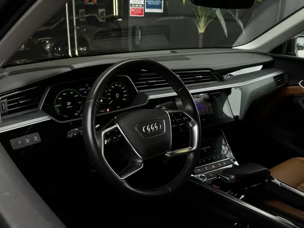 Audi Q8 e-Tron Sportback 2024 - 54990 EUR, 24200 km - AUTO.MOTO.pt - 24200km - foto 16 de 34
