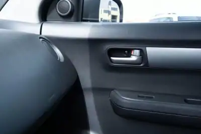 Suzuki Swift 2010 - 3999 EUR, 260000 km - AUTO.MOTO.pt - 260000km - foto 15 de 16