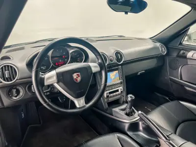 Porsche Cayman 2006 - 31900 EUR, 185000 km - AUTO.MOTO.pt - 185000km - foto 12 de 22