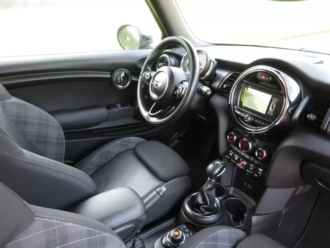 MINI 3 Portas 2018 - 18490 EUR, 164000 km - AUTO.MOTO.pt - 164000km - foto 27 de 53