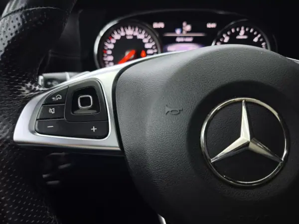 Mercedes-Benz E 220 2018 - 32950 EUR, 118099 km - AUTO.MOTO.pt - 118099km - foto 29 de 48