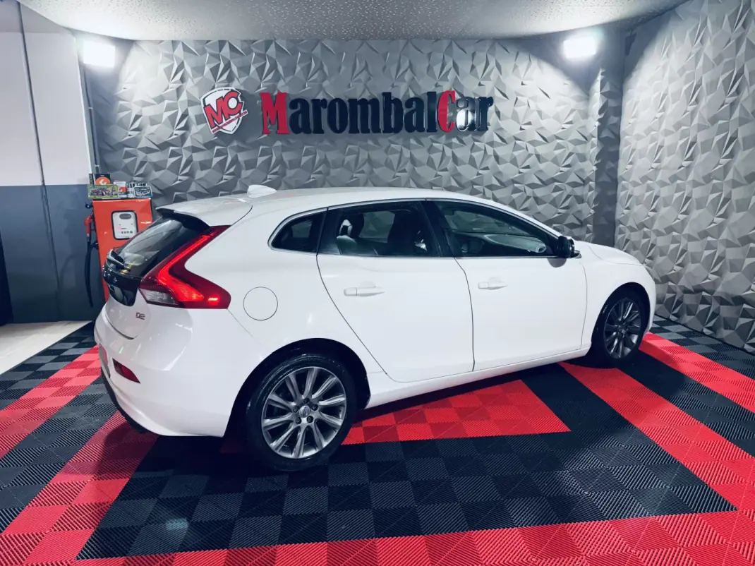 Volvo V40 2013 - 9990 EUR, 258002 km - AUTO.MOTO.pt - 258002km - foto 4 de 31
