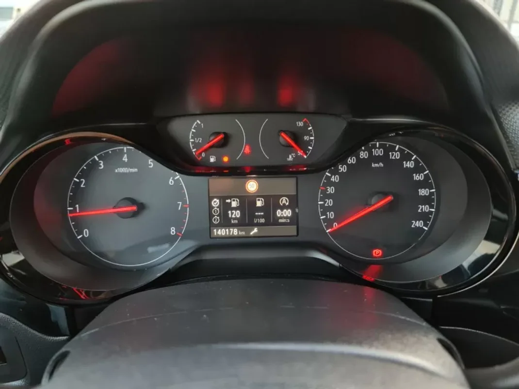 Opel Corsa 2020 - 15990 EUR, 140000 km - AUTO.MOTO.pt - 140000km - foto 16 de 31