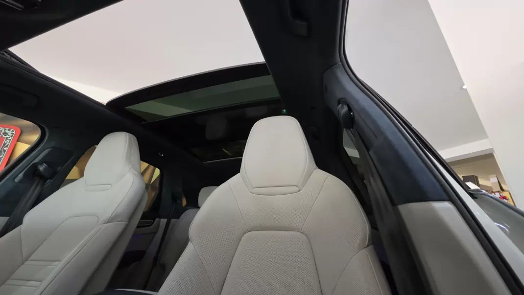 Porsche Cayenne 2022 - 120000 EUR, 42421 km - AUTO.MOTO.pt - 42421km - foto 10 de 27