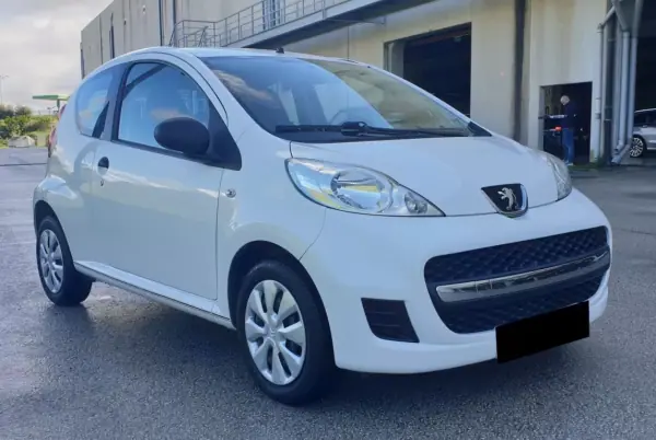 Peugeot 107 2009 - 4990 EUR, 195000 km - AUTO.MOTO.pt - 195000km - foto 3 de 17