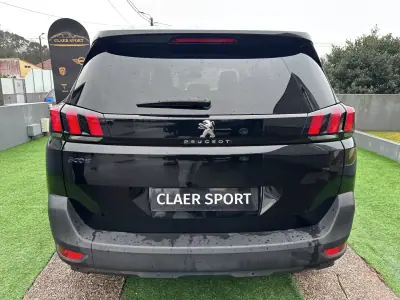 Peugeot 5008 2018 - 14900 EUR, 140000 km - AUTO.MOTO.pt - 140000km - foto 10 de 52