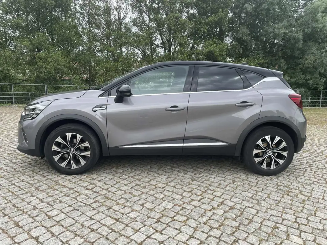 Renault Captur 2023 - 18490 EUR, 63000 km - AUTO.MOTO.pt - 63000km - foto 2 de 10
